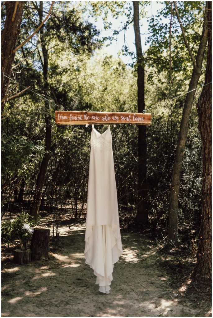 Florida Wedding Photographer - Backyard wedding inspiration - Love, Anneliese Photography