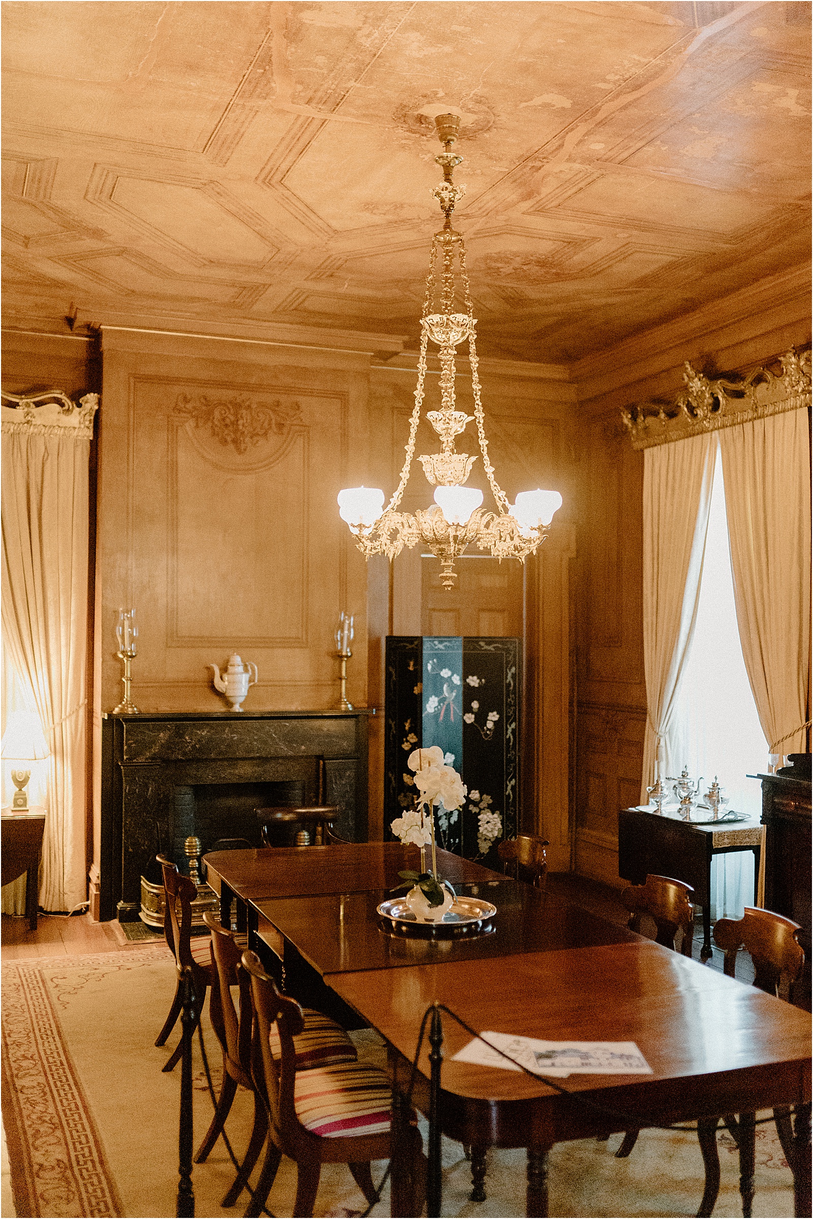harper fowlkes house wedding savannah georgia historic wedding venue dining area