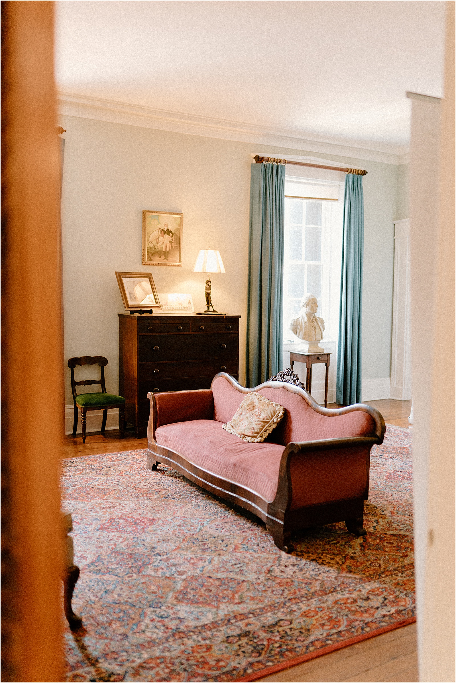 harper fowlkes house wedding savannah georgia getting ready suite historic wedding venue